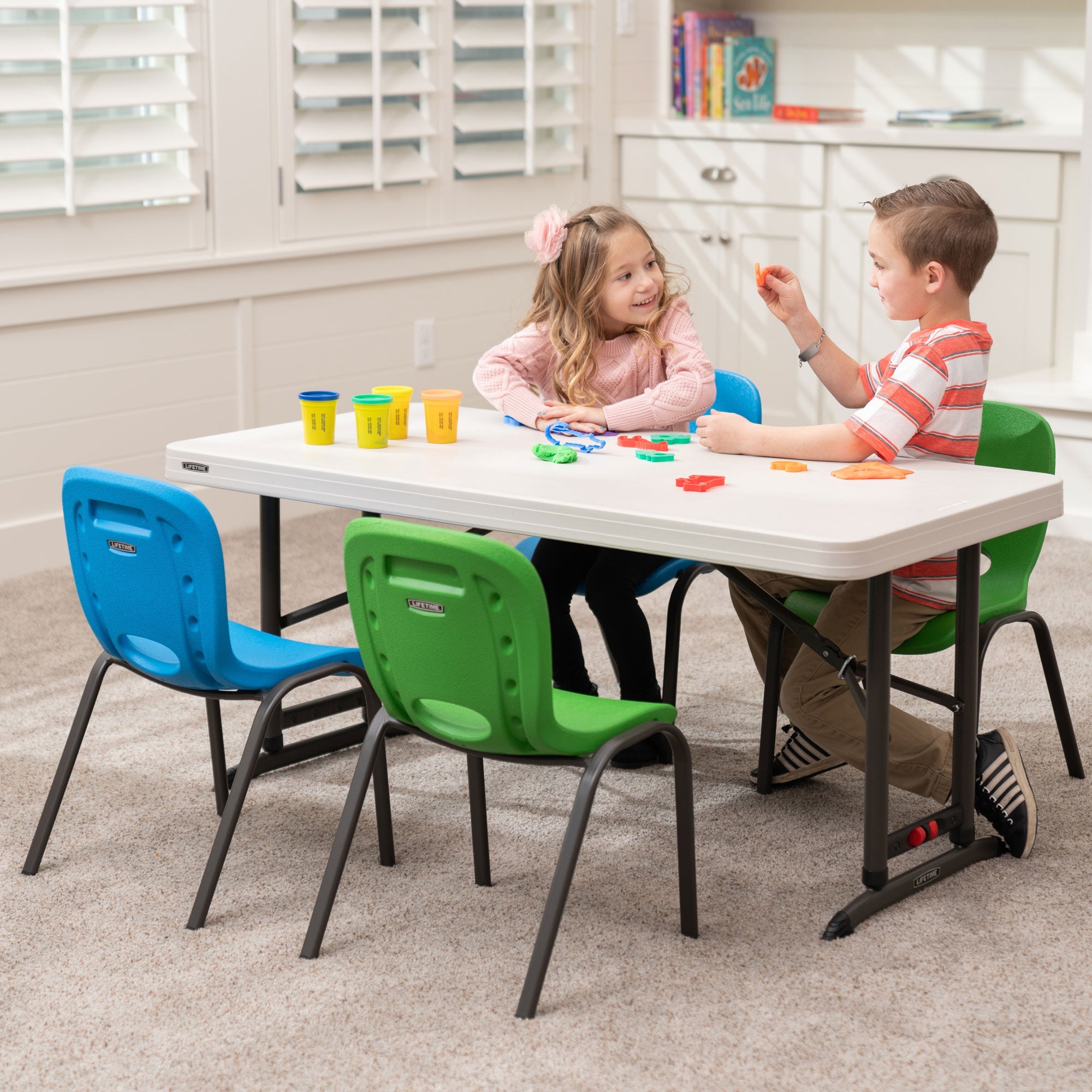 Altura ajustable: el secreto de las mesas plegables más versátiles de Lifetime - Lifetime