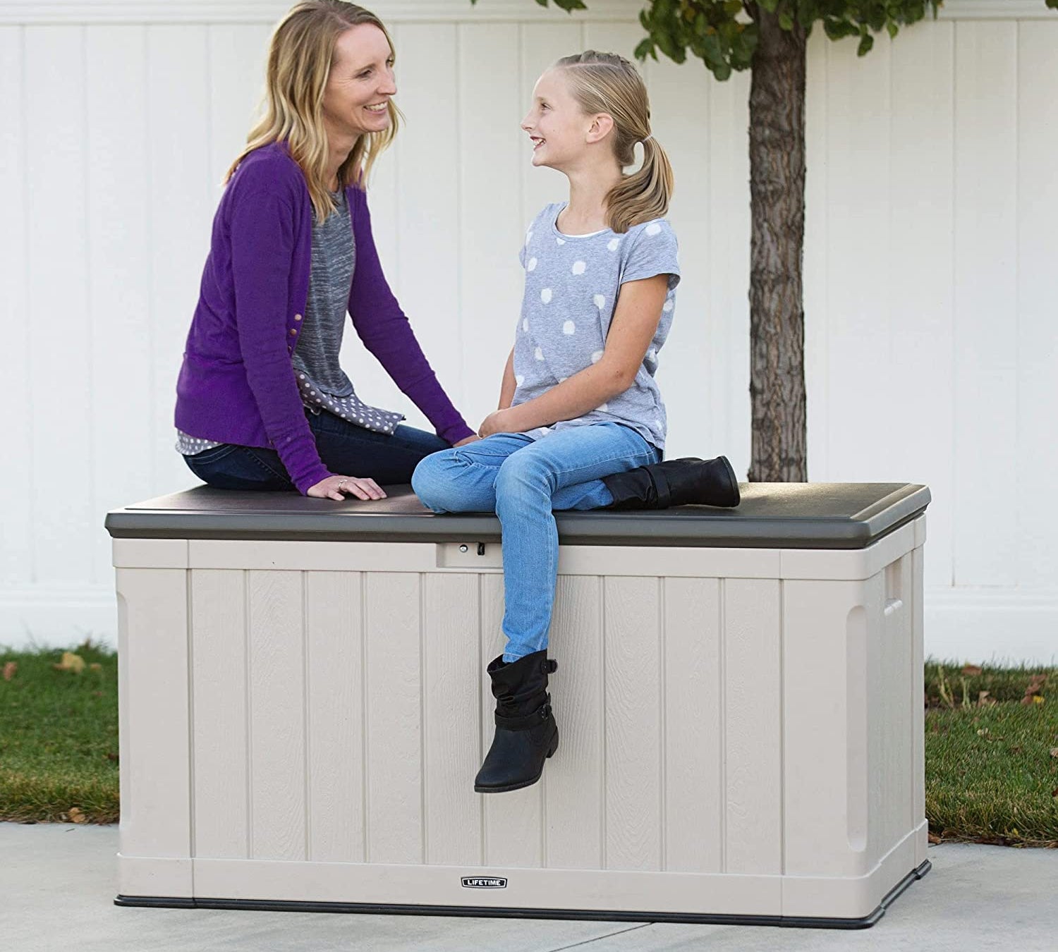 Cómo utilizar un banco arcón de exterior en un espacio pequeño - Lifetime